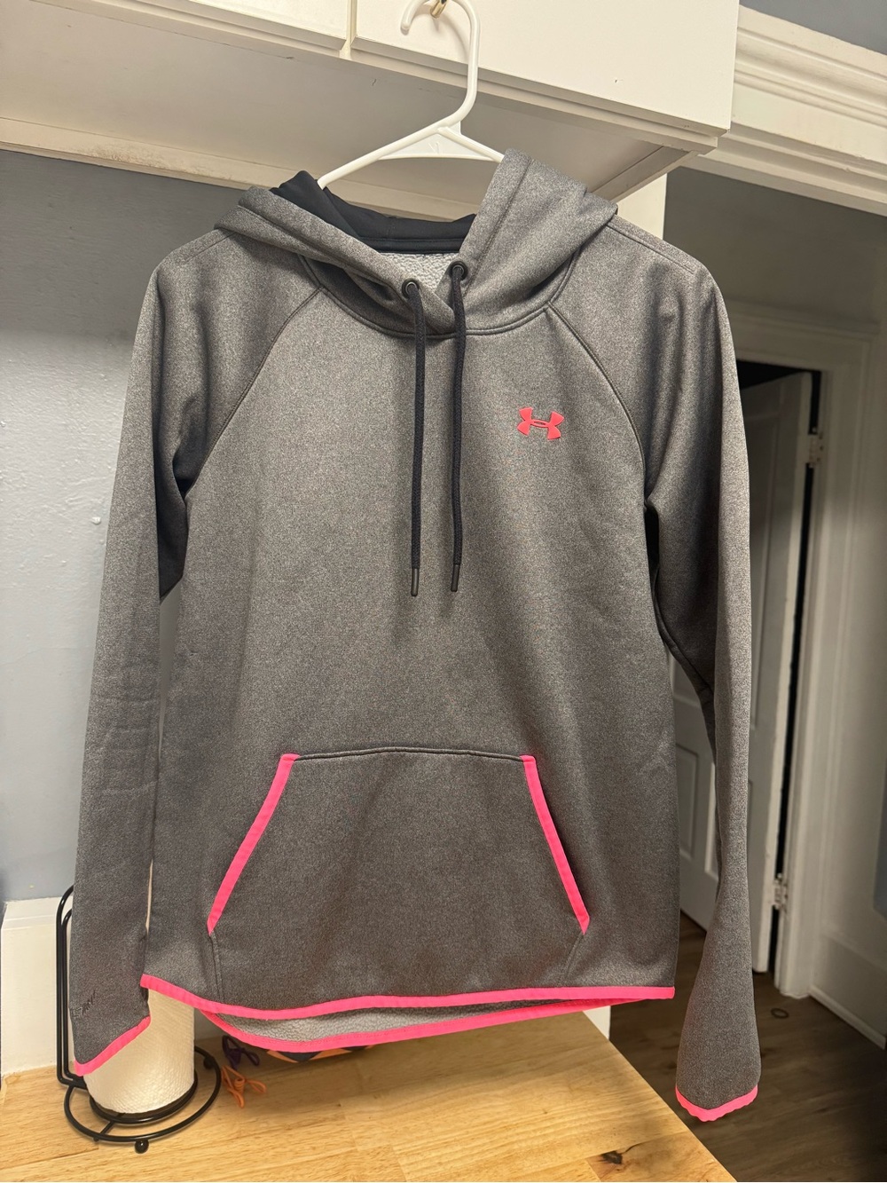 Under armour women’s sweatshirt